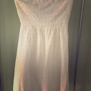 Banana Republic strapless white eyelet dress 2P